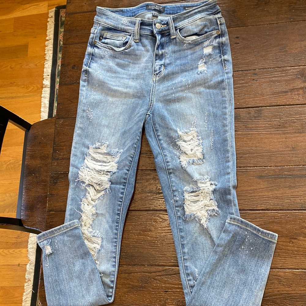 Judy blue like new skinny jeans size 5/27.